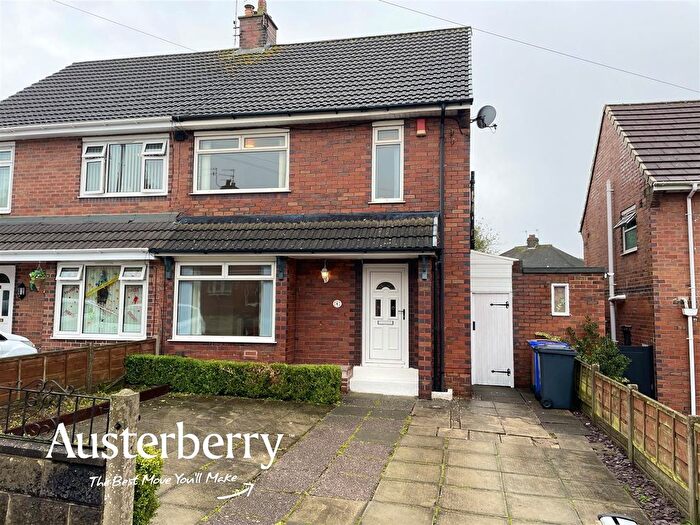 3 Bedroom Semi-Detached House To Rent In Yew Tree Avenue, Blurton, Stoke-On-Trent, ST3
