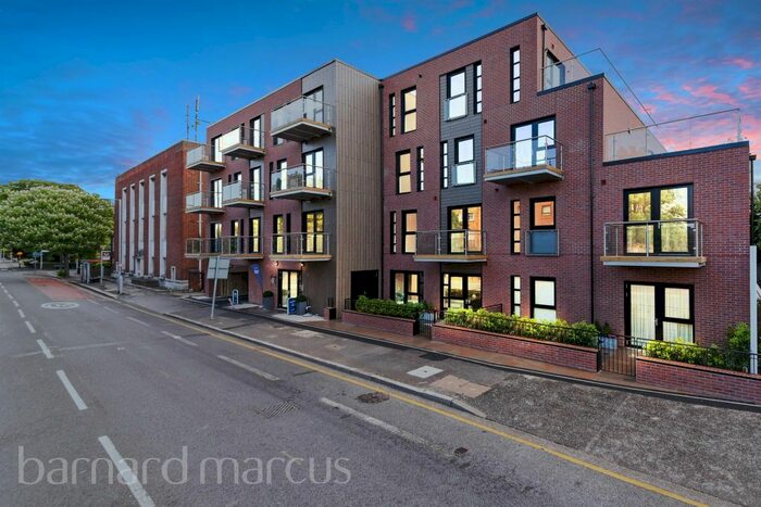 1 Bedroom Flat To Rent In Coombe Road, New Malden, KT3