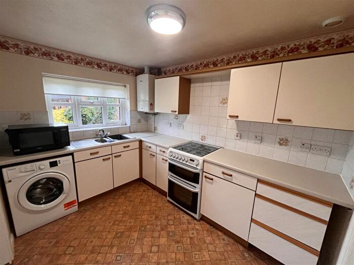2 Bedroom Semi-Detached Bungalow For Sale In New Street, Church Gresley, DE11