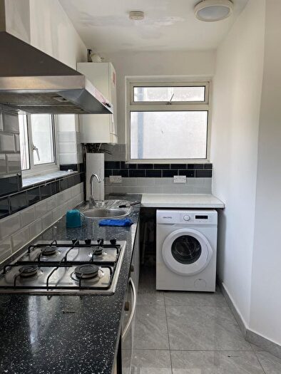 1 Bedroom Flat To Rent In Ferndale Avenue, Hounslow, TW4