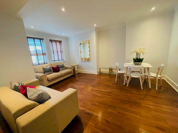 3 Bedroom Flat To Rent In Weymouth Mews, Marylebone, W1G