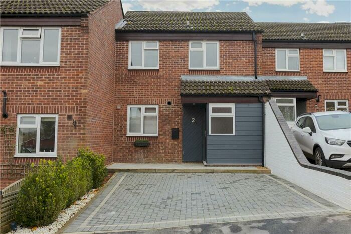 3 Bedroom Terraced House To Rent In Searles Close, Alresford, Hampshire, SO24
