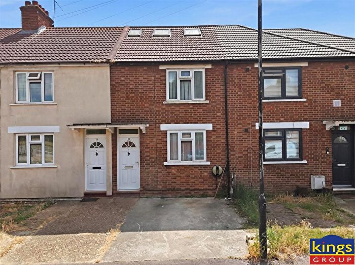3 Bedroom Terraced House For Sale In Cheney Row, London, E17