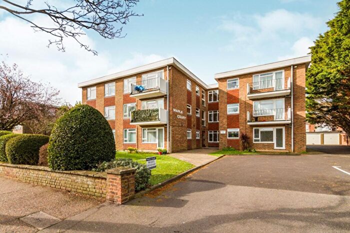 Flat To Rent In Maple Court, BN11