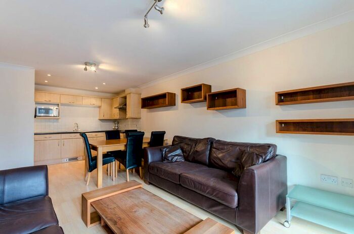 1 Bedroom Flat To Rent In West Street, Sutton SM1