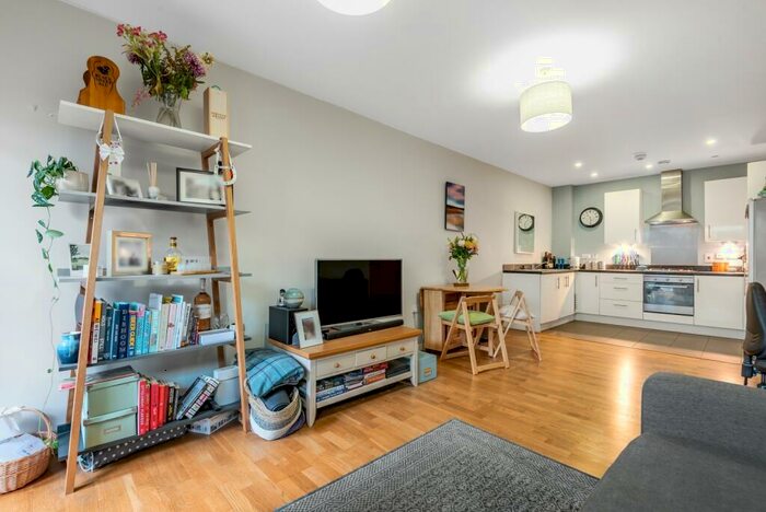 1 Bedroom Flat To Rent In Coldharbour Lane Camberwell, SE5