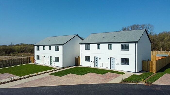 2 Bedroom Property For Sale In Coverack, TR12