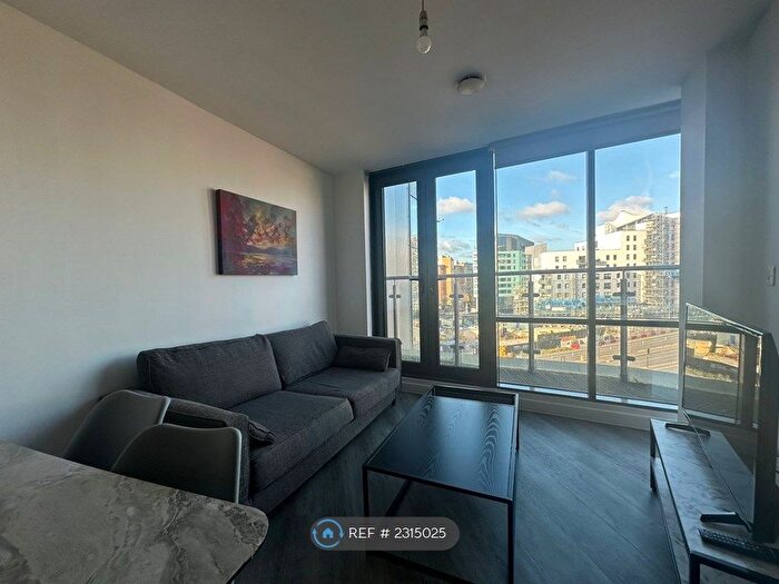 3 Bedroom Flat To Rent In East Point, Leeds, LS9