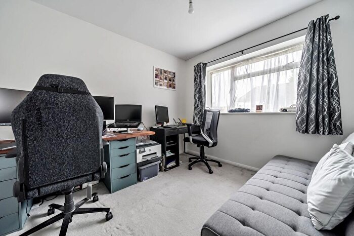 2 Bedroom Terraced House For Sale In Derwent Close, Farnborough, GU14