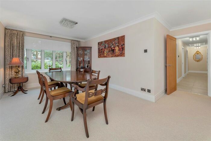 2 Bedroom Flat For Sale In Castle Hill Court, Prestbury, Macclesfield, SK10