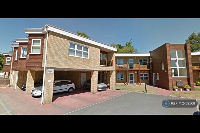 2 Bedroom Flat To Rent In Sampson House, Welling, DA16