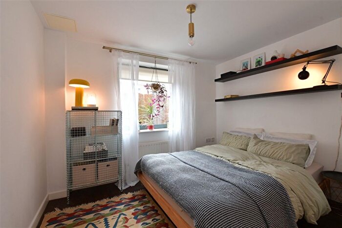 2 Bedroom Flat For Sale In Spring Place, Barking, Essex, IG11