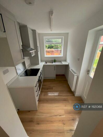 3 Bedroom Terraced House To Rent In Chatsworth Road, Chesterfield, S40