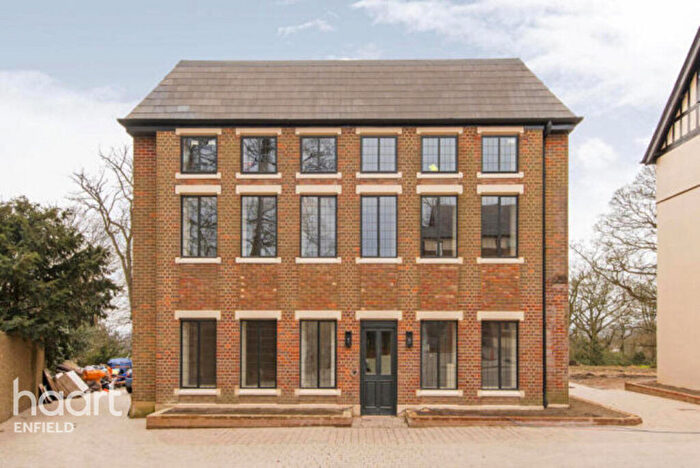 2 Bedroom Apartment To Rent In The Ridgeway, London, NW7