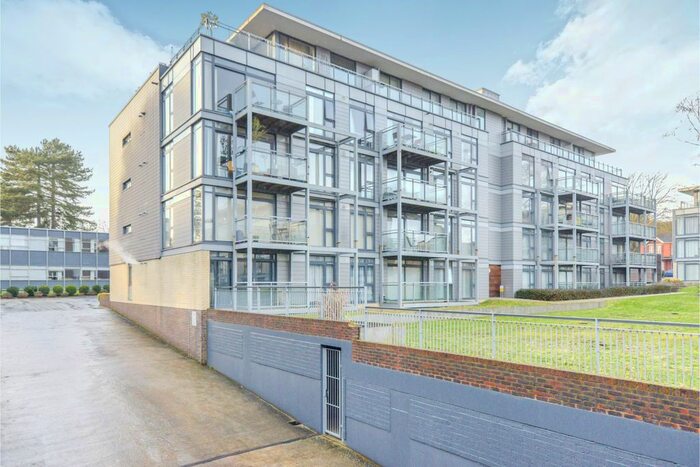 2 Bedroom Flat To Rent In Newsom, Hatfield Road, St.Albans AL1