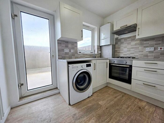 1 Bedroom Flat To Rent In Lincoln Road, Enfield, EN3