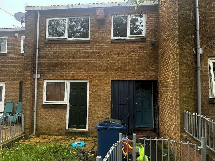 2 Bedroom Flat To Rent In Philip Place, Newcastle Upon Tyne, NE4