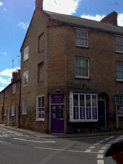 2 Bedroom Flat To Rent In West Street, Crewkerne, TA18