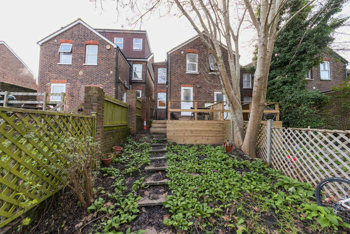 4 Bedroom Semi-Detached House To Rent In Guildford Park Road, Guildford, GU2