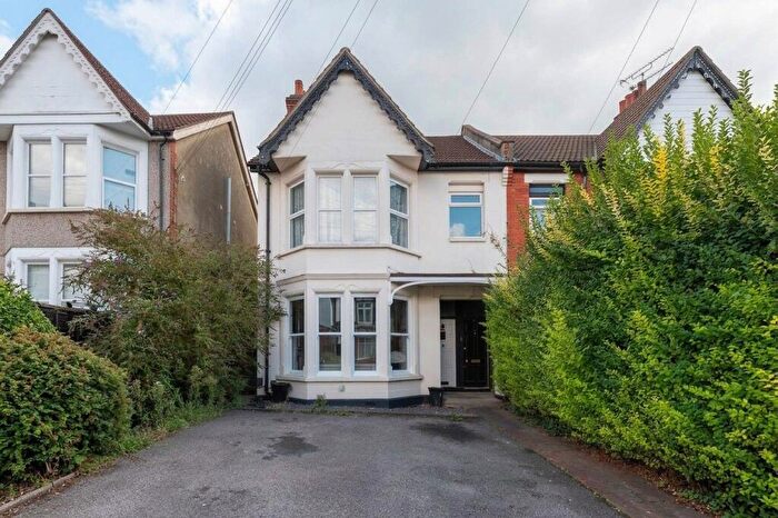 2 Bedroom Flat To Rent In Satanita Road, Westcliff-on-Sea, SS0