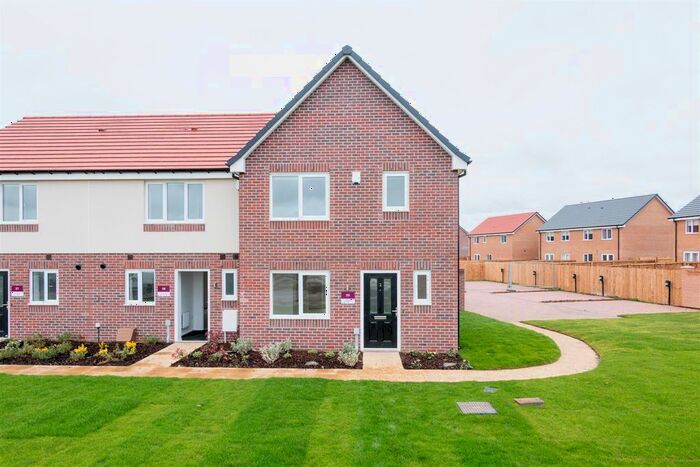 3 Bedroom Semi-Detached House To Rent In Watson Drive, Grimsby, DN33