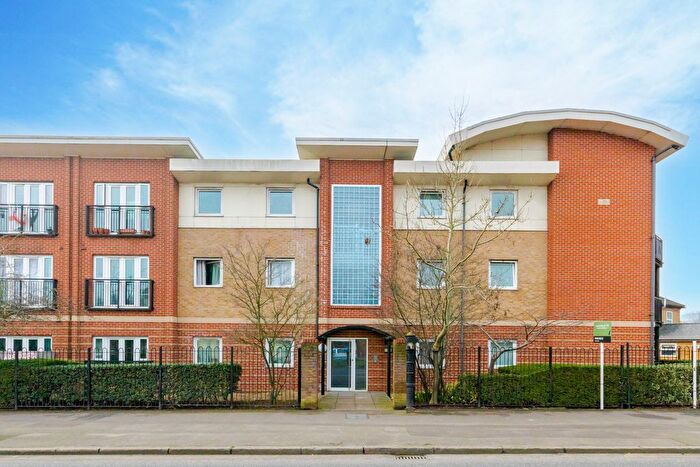 2 Bedroom Flat For Sale In Uxbridge Road, Uxbridge, UB10