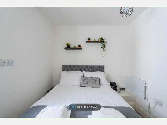 1 Bedroom Flat To Rent In Oakington Manor Drive, Wembley, HA9