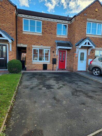 3 Bedroom Semi-Detached House To Rent In Leveson Drive, Tipton, DY4