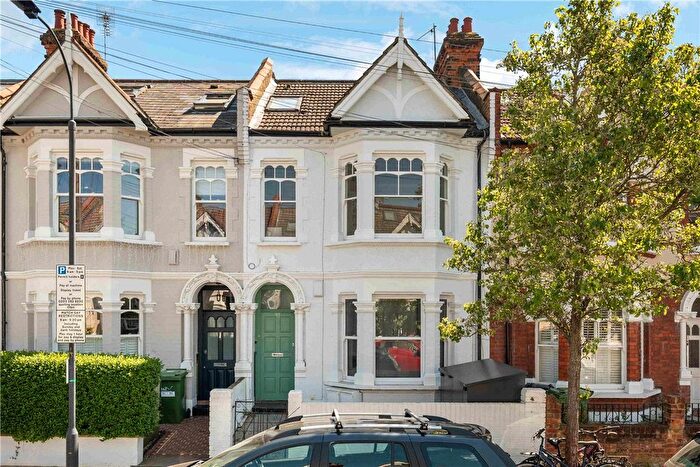 3 Bedroom Flat For Sale In Kenyon Street, London, SW6