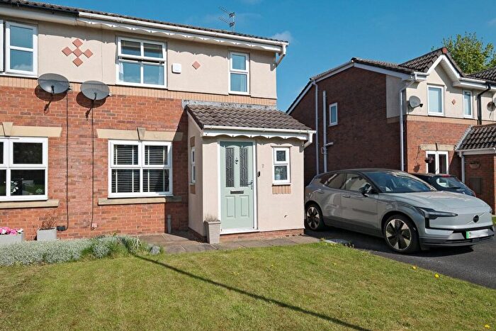 3 Bedroom Semi-Detached House For Sale In Henfield Close, Clayton Le Moors, Accrington, BB5