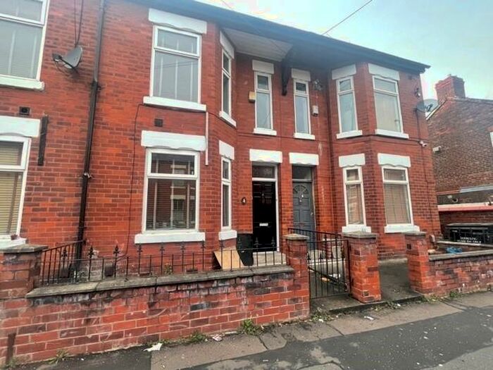 5 Bedroom Private Hall To Rent In Standish Road, Fallowfield, Manchester, M14