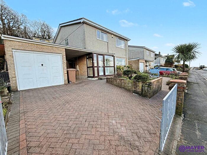 4 Bedroom Detached House For Sale In Dunstone View, Plymouth, PL9