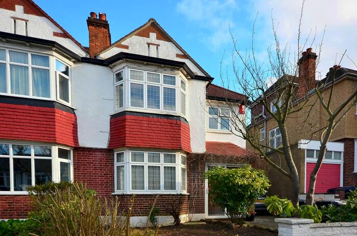 4 Bedroom Property To Rent In Roxburgh Road, West Norwood, London, SE27