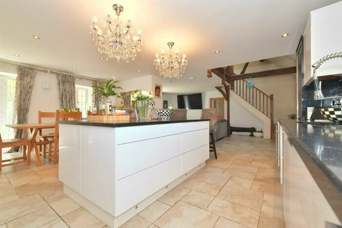 4 Bedroom Barn Conversion For Sale In Easton Lane, Sidlesham, Chichester, West Sussex, PO20