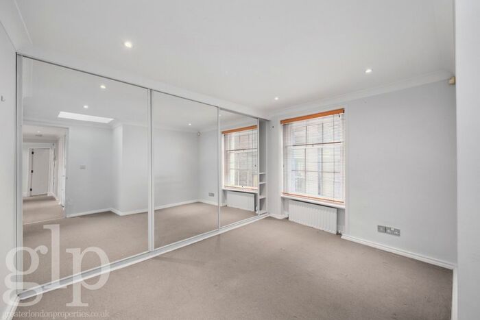 2 Bedroom Flat To Rent In Silver Place, London, W1F