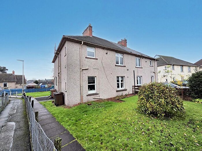 2 Bedroom Flat For Sale In Cameron Park, Thornton, KY1