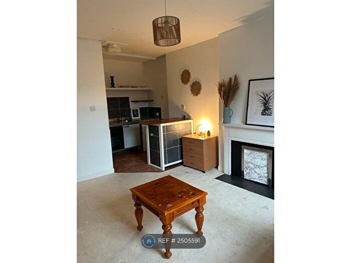 1 Bedroom Flat To Rent In Newton Street, Edinburgh, EH11