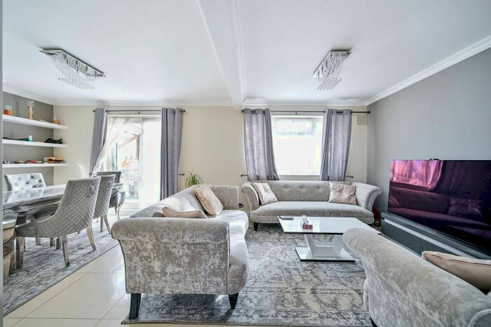 2 Bedroom Semi-Detached House To Rent In Garrison Lane, Chessington, KT9