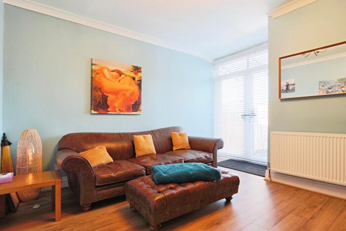 3 Bedroom Terraced House For Sale In Beverley Road, Hull, HU6