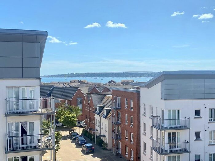 2 Bedroom Flat To Rent In Avenel Way, Poole, BH15