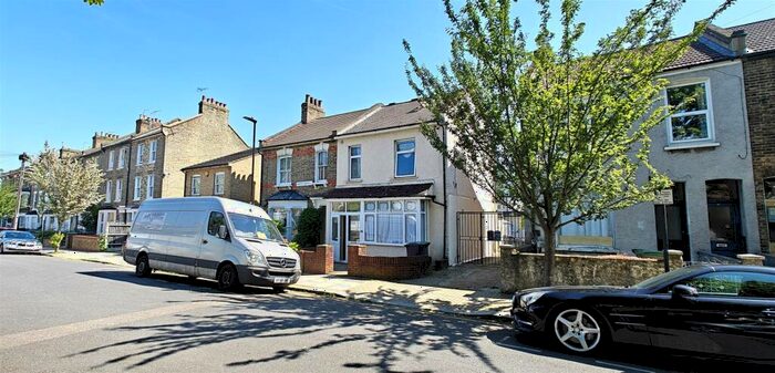 2 Bedroom Flat To Rent In North Grove, Seven Sisters, N15