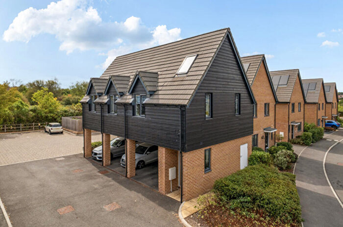 2 Bedroom Detached House For Sale In Trussell Road, Warfield, Bracknell, RG42