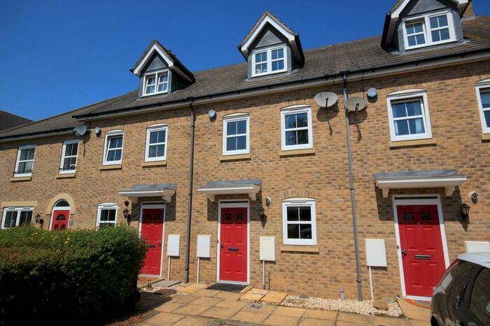3 Bedroom Town House To Rent In Ashton Gate, Flitwick, MK45