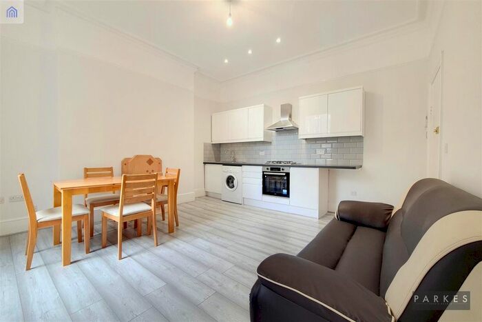 1 Bedroom Flat To Rent In Earls Court Road, Earls Court, London, SW5