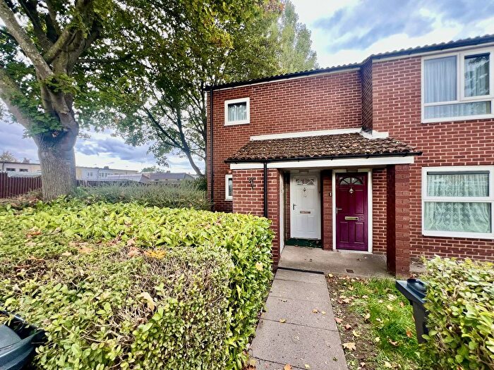 2 Bedroom Maisonette To Rent In Bickley Grove, Birmingham, B26