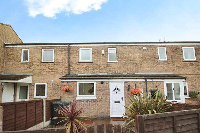 3 Bedroom Terraced House For Sale In Willow Garth Avenue, Leeds, LS14