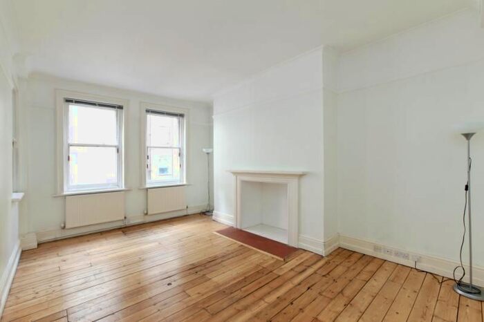 4 Bedroom Flat To Rent In Adeline Place, London, WC1B