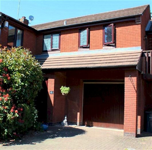 4 Bedroom Town House To Rent In Aboyne Close, Edgbaston, Birmingham, B5