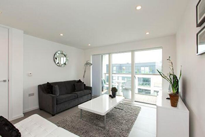 1 Bedroom Apartment To Rent In Pear Tree Street, EC1V