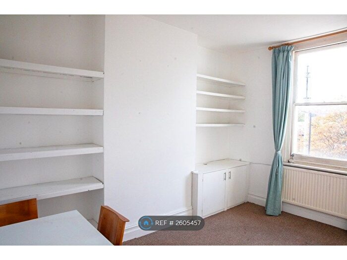 1 Bedroom Flat To Rent In Amhurst Road, London, E8